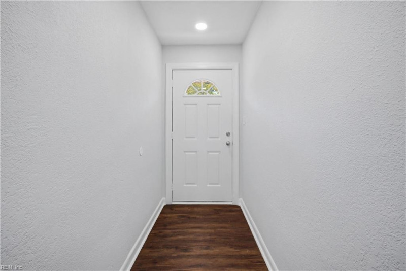 Photo 6 of 31 residential for sale in Norfolk virginia