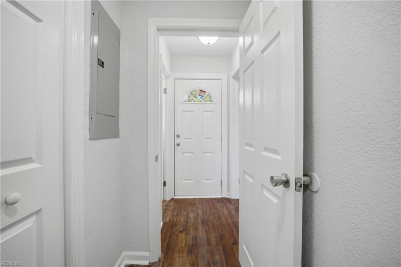 Photo 7 of 31 residential for sale in Norfolk virginia