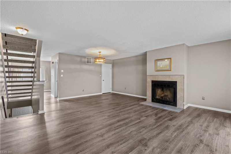 Photo 11 of 31 residential for sale in Virginia Beach virginia