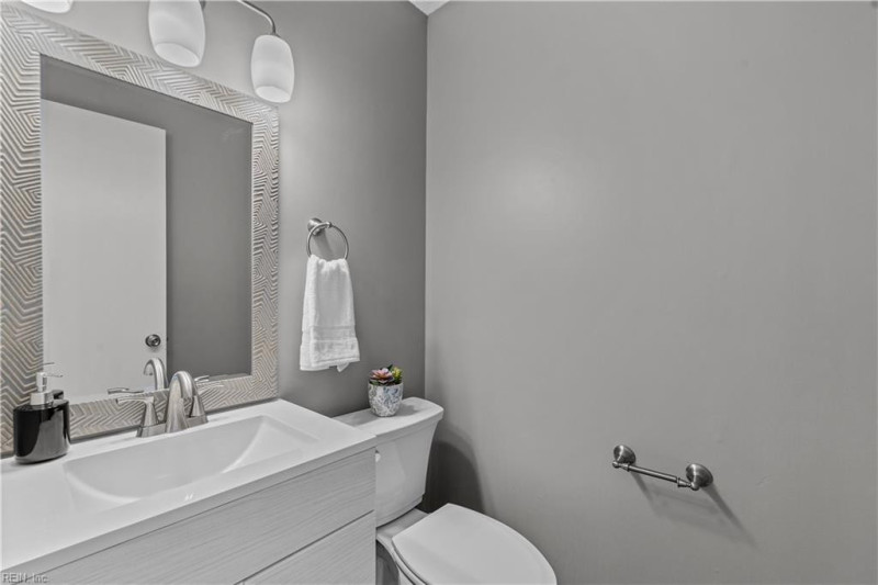 Photo 14 of 31 residential for sale in Virginia Beach virginia