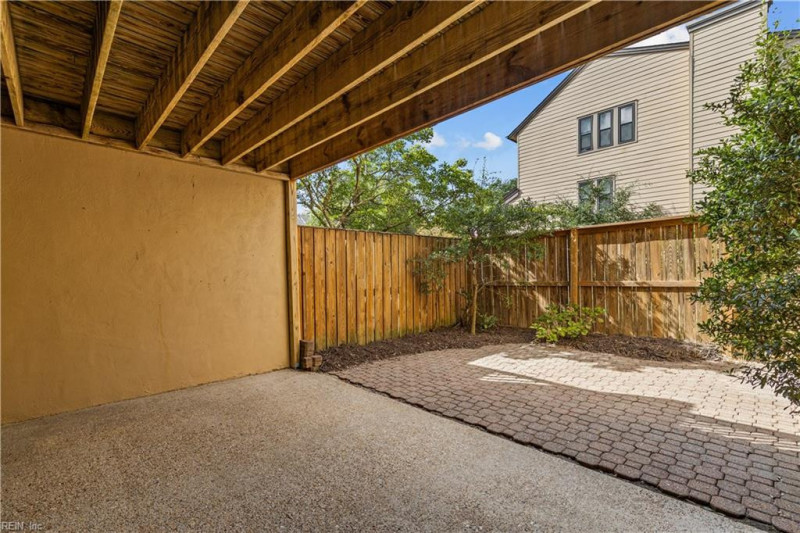 Photo 7 of 31 residential for sale in Virginia Beach virginia