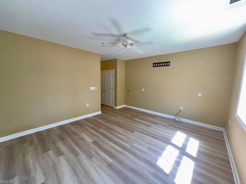 Photo 8 of 11 residential for sale in Norfolk virginia