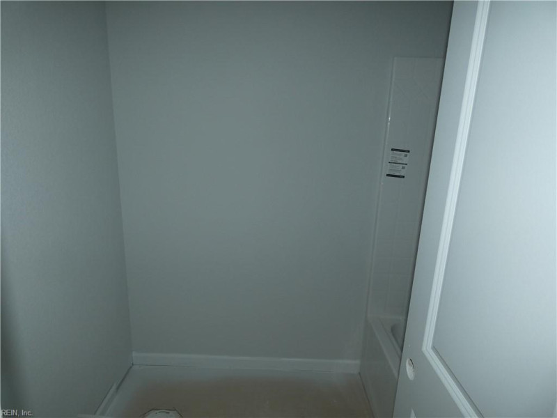 Photo 11 of 46 residential for sale in Chesapeake virginia