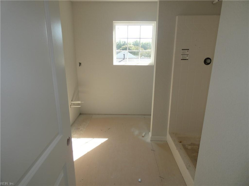 Photo 13 of 46 residential for sale in Chesapeake virginia