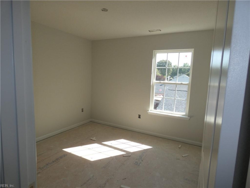 Photo 14 of 46 residential for sale in Chesapeake virginia
