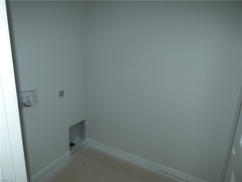 Photo 16 of 46 residential for sale in Chesapeake virginia