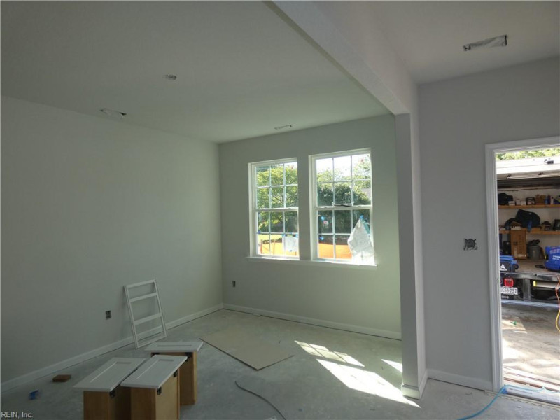 Photo 4 of 46 residential for sale in Chesapeake virginia