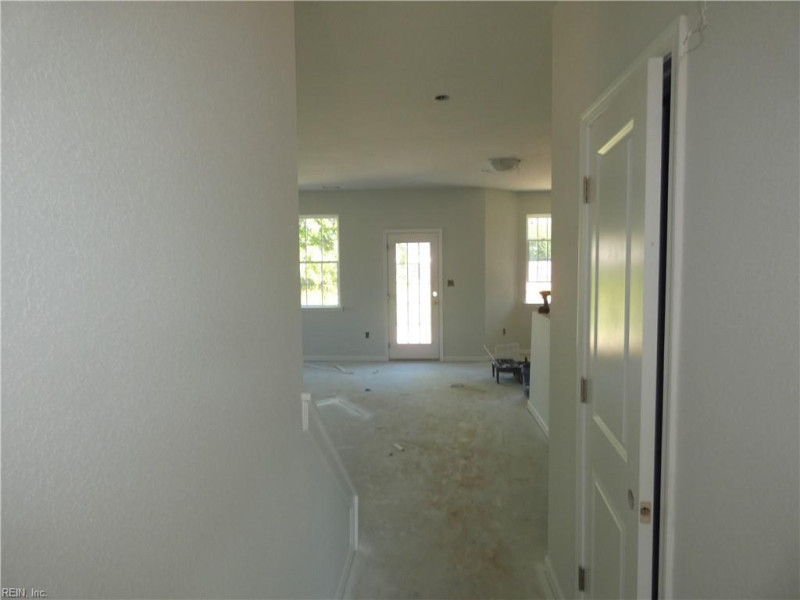 Photo 5 of 46 residential for sale in Chesapeake virginia