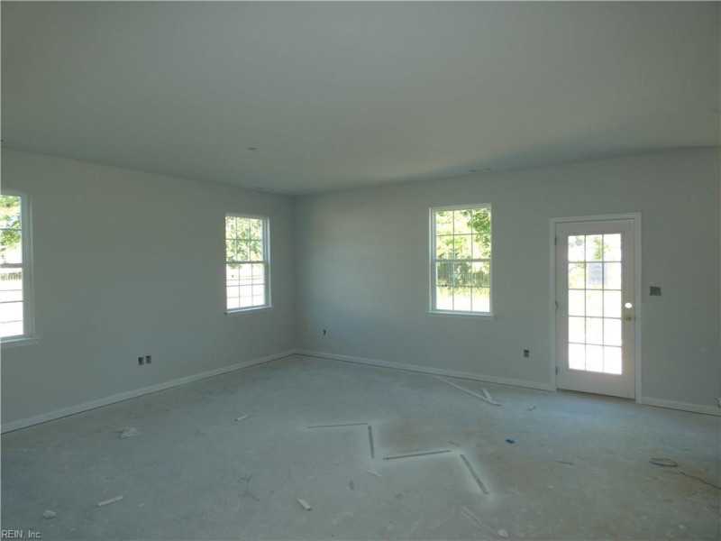 Photo 6 of 46 residential for sale in Chesapeake virginia