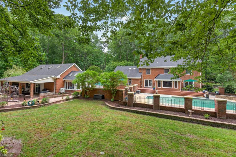 Photo 3 of 50 residential for sale in Chesapeake virginia