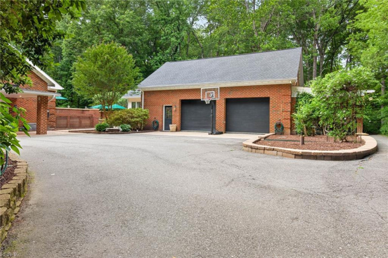 Photo 34 of 50 residential for sale in Chesapeake virginia