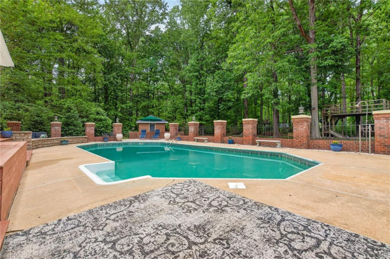 Photo 36 of 50 residential for sale in Chesapeake virginia