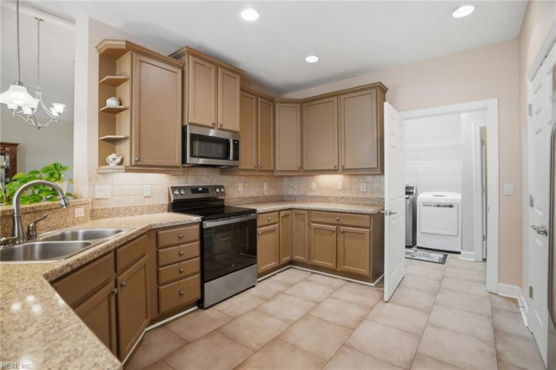 Photo 10 of 50 residential for sale in Chesapeake virginia