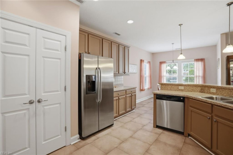 Photo 12 of 50 residential for sale in Chesapeake virginia