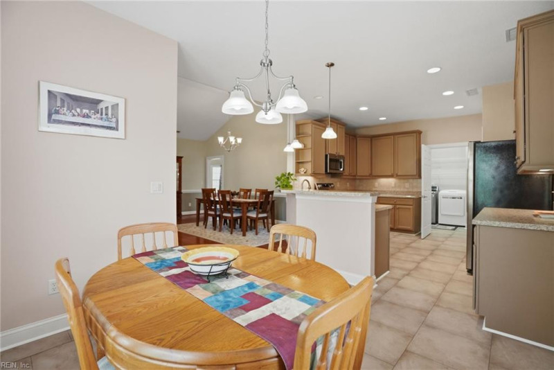 Photo 16 of 50 residential for sale in Chesapeake virginia
