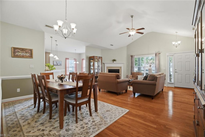 Photo 18 of 50 residential for sale in Chesapeake virginia