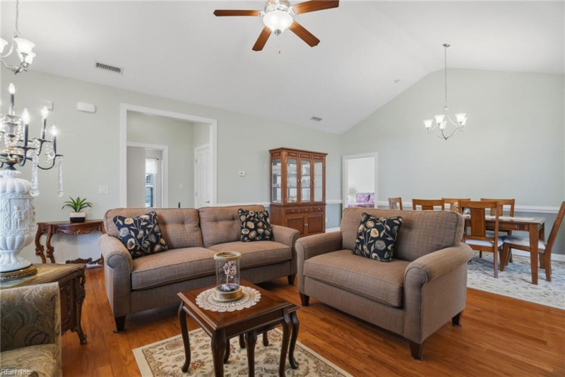 Photo 5 of 50 residential for sale in Chesapeake virginia