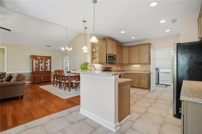 Photo 9 of 50 residential for sale in Chesapeake virginia