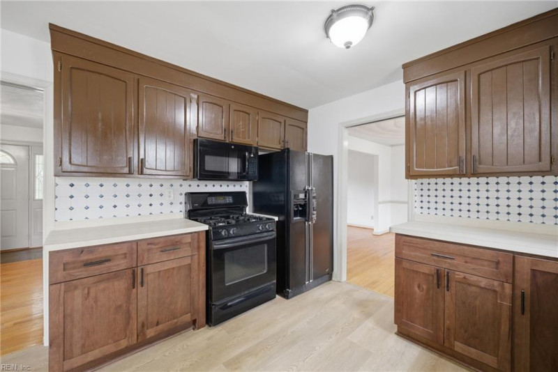 Photo 10 of 42 residential for sale in Virginia Beach virginia