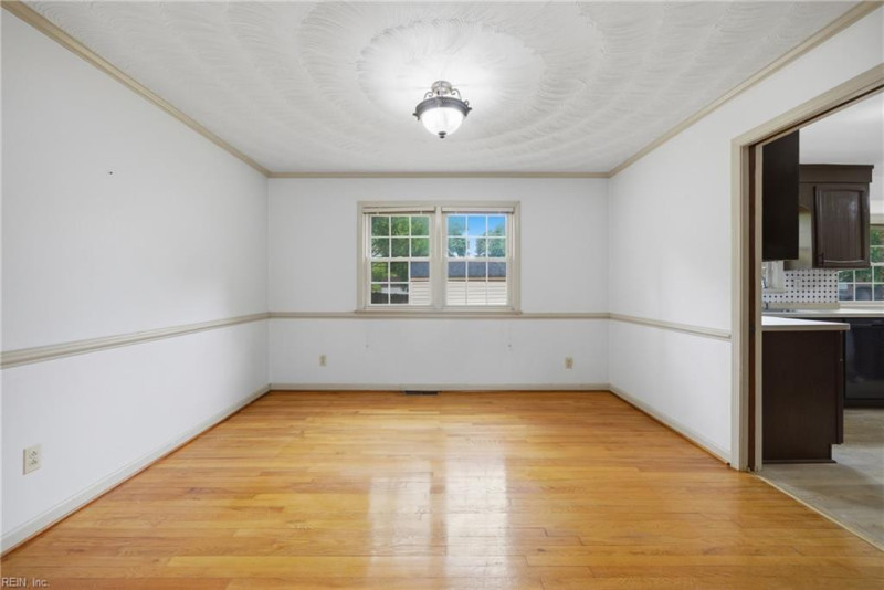 Photo 13 of 42 residential for sale in Virginia Beach virginia