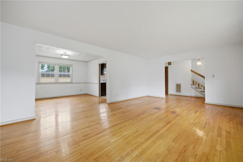 Photo 14 of 42 residential for sale in Virginia Beach virginia