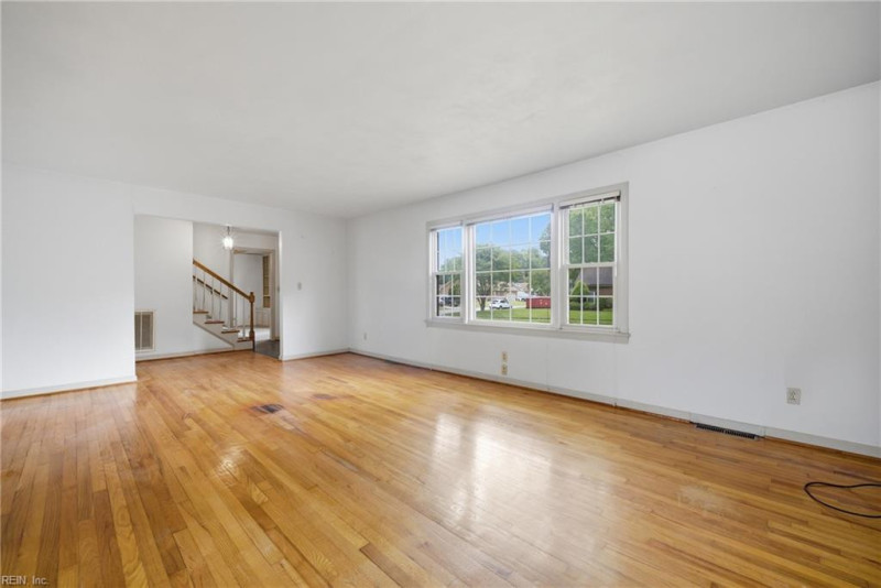Photo 5 of 42 residential for sale in Virginia Beach virginia