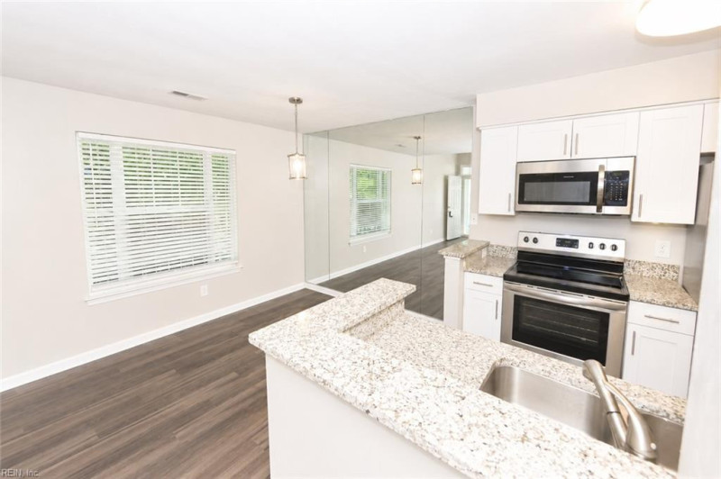 Photo 11 of 22 residential for sale in Virginia Beach virginia