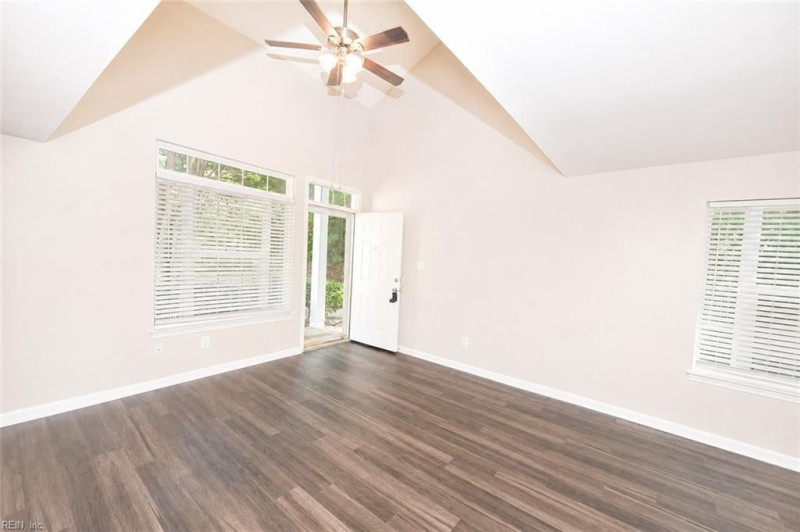 Photo 13 of 22 residential for sale in Virginia Beach virginia