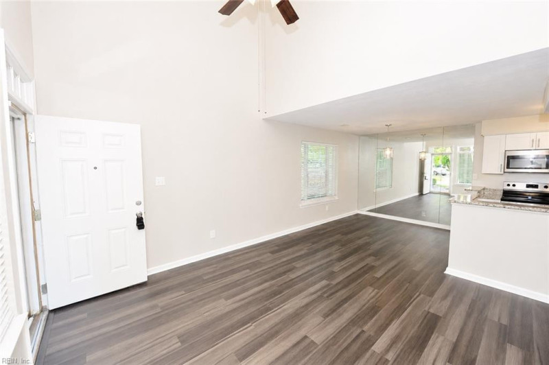 Photo 5 of 22 residential for sale in Virginia Beach virginia