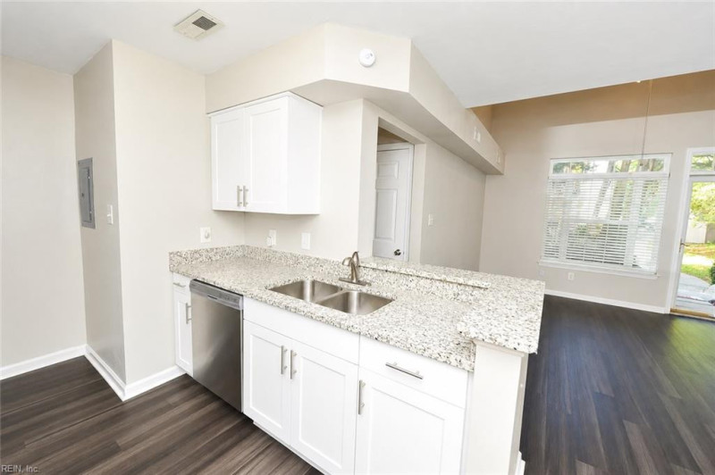 Photo 6 of 22 residential for sale in Virginia Beach virginia