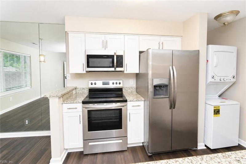 Photo 8 of 22 residential for sale in Virginia Beach virginia