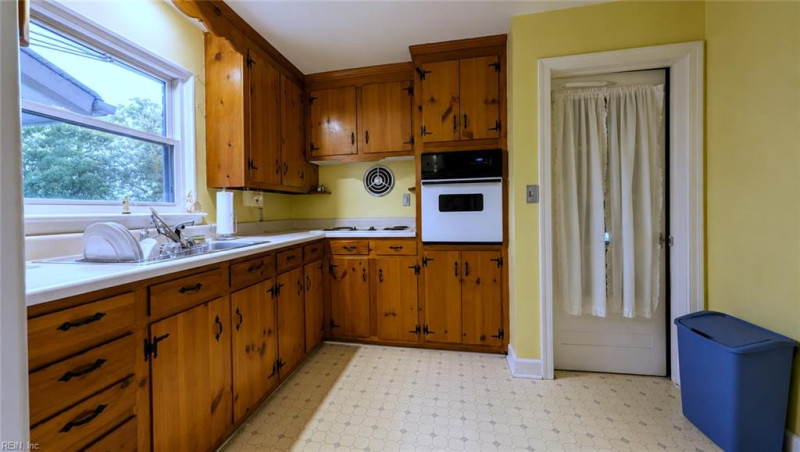 Photo 6 of 17 residential for sale in Norfolk virginia Photo 6 of 17 residential for sale in Norfolk virginia