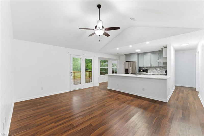 Photo 11 of 37 residential for sale in Virginia Beach virginia