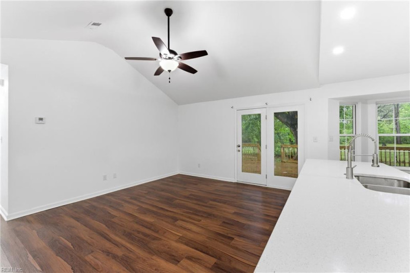 Photo 13 of 37 residential for sale in Virginia Beach virginia