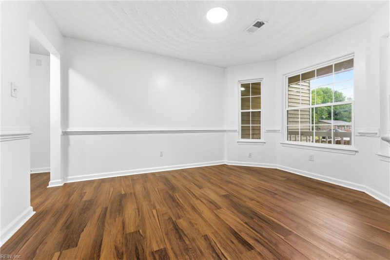 Photo 15 of 37 residential for sale in Virginia Beach virginia