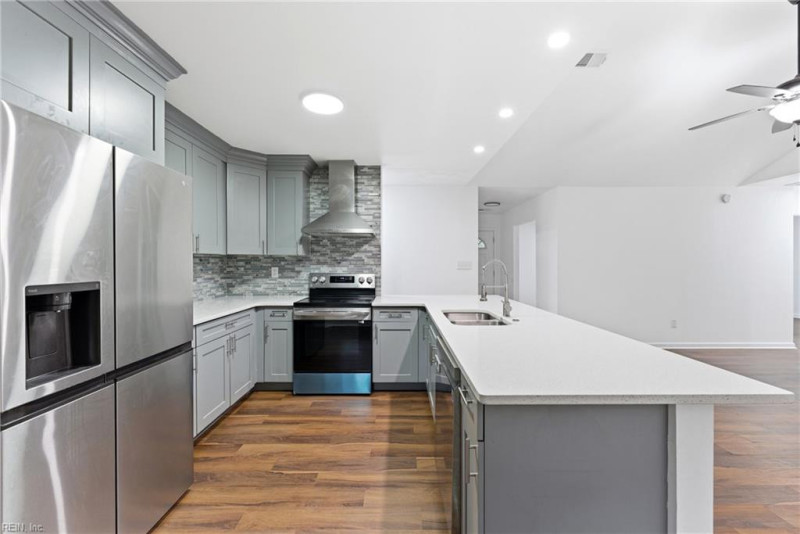 Photo 7 of 37 residential for sale in Virginia Beach virginia