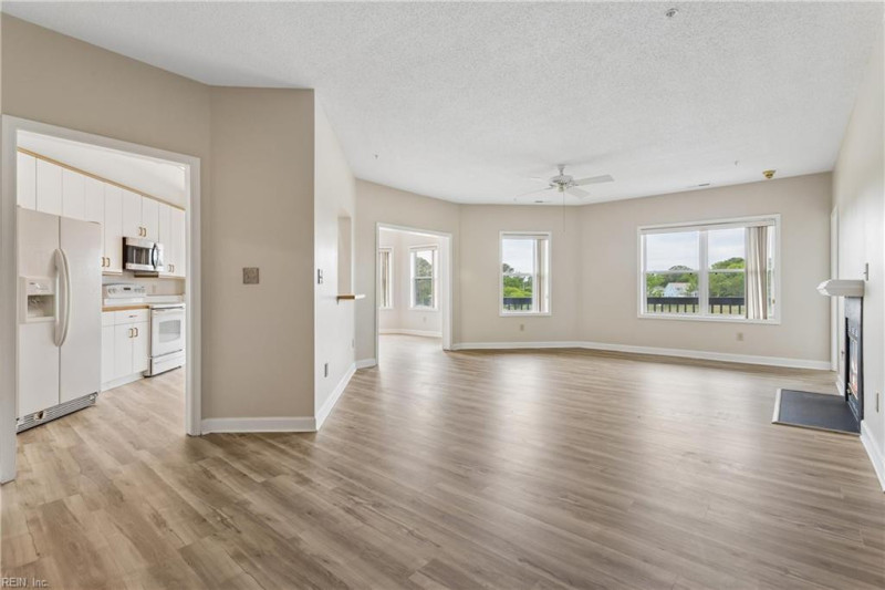 Photo 10 of 42 residential for sale in Hampton virginia