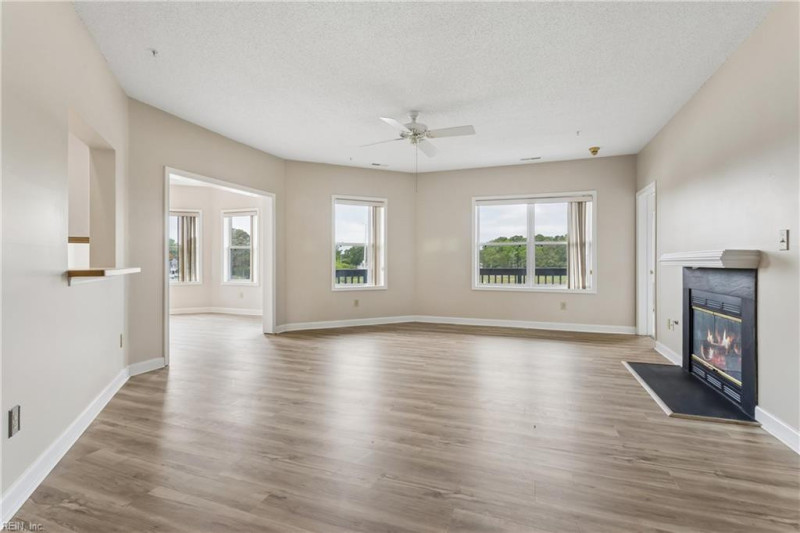 Photo 11 of 42 residential for sale in Hampton virginia