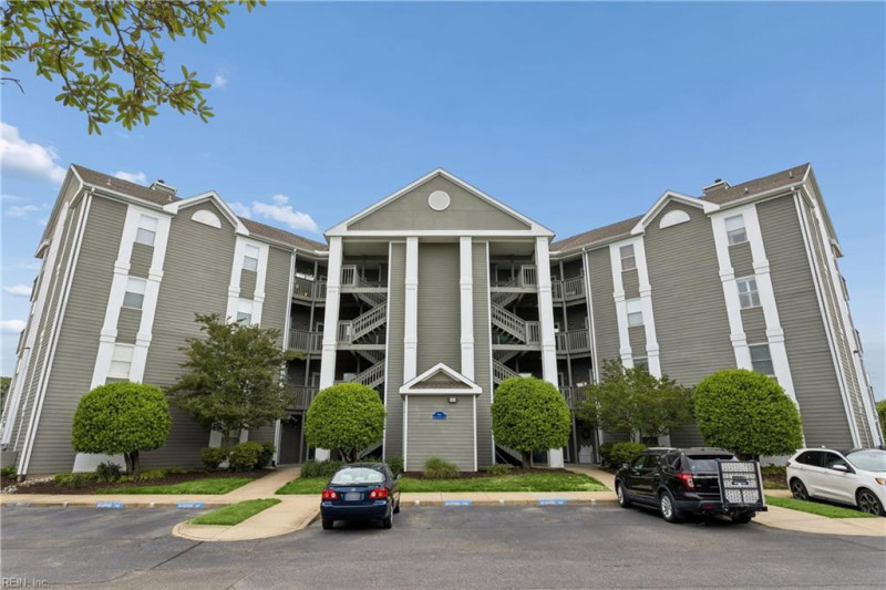Photo 2 of 42 residential for sale in Hampton virginia