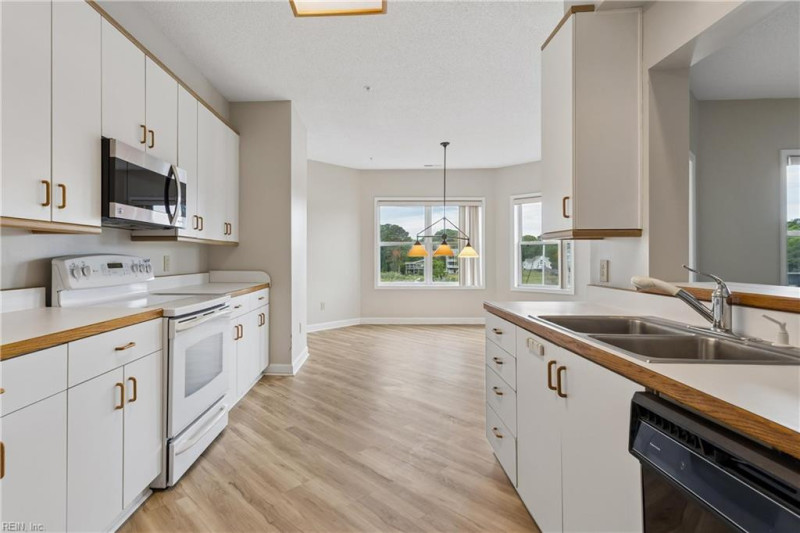 Photo 20 of 42 residential for sale in Hampton virginia