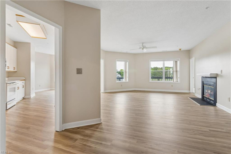 Photo 6 of 42 residential for sale in Hampton virginia