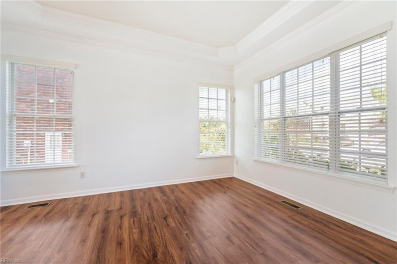 Photo 11 of 46 residential for sale in Suffolk virginia