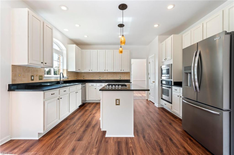 Photo 17 of 46 residential for sale in Suffolk virginia