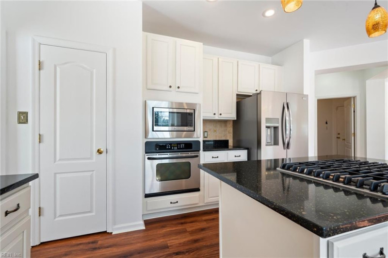 Photo 19 of 46 residential for sale in Suffolk virginia