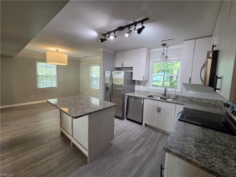 Photo 3 of 17 residential for sale in Newport News virginia Photo 3 of 17 residential for sale in Newport News virginia