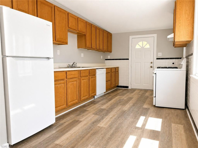 Photo 4 of 12 residential for sale in Chesapeake virginia Photo 4 of 12 residential for sale in Chesapeake virginia