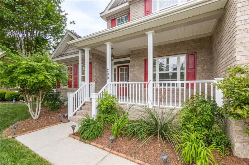 Photo 4 of 46 residential for sale in Chesapeake virginia