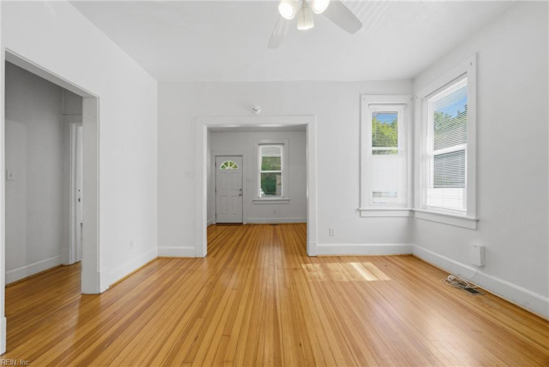 Photo 11 of 37 residential for sale in Norfolk virginia