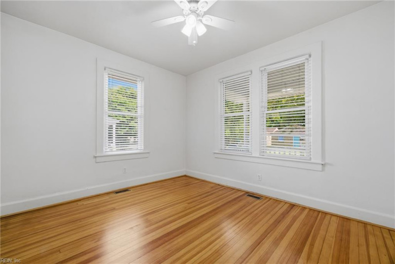 Photo 12 of 37 residential for sale in Norfolk virginia