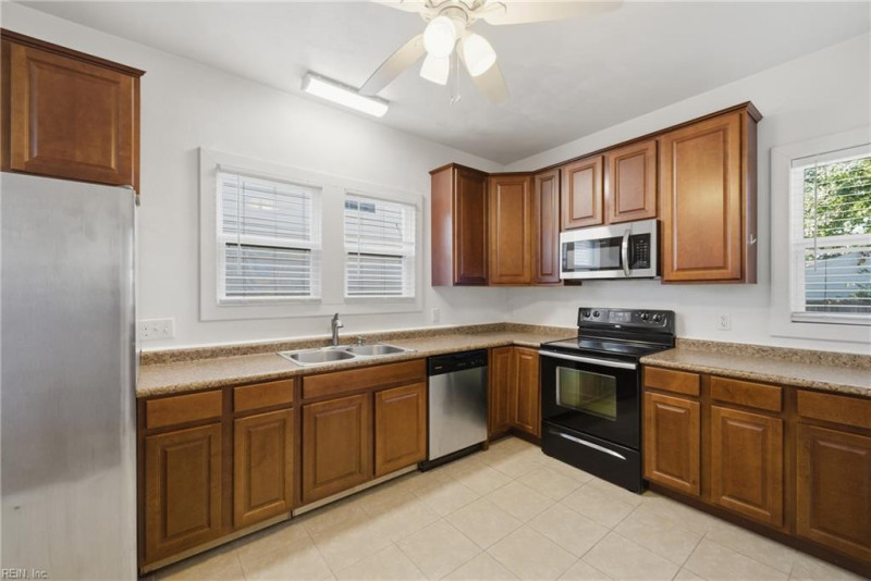 Photo 16 of 37 residential for sale in Norfolk virginia